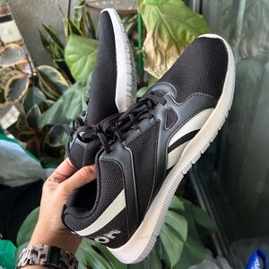 Reebok Sneakers Black White Size 10 Athletic Shoe Missing Insoles Sporty Mens